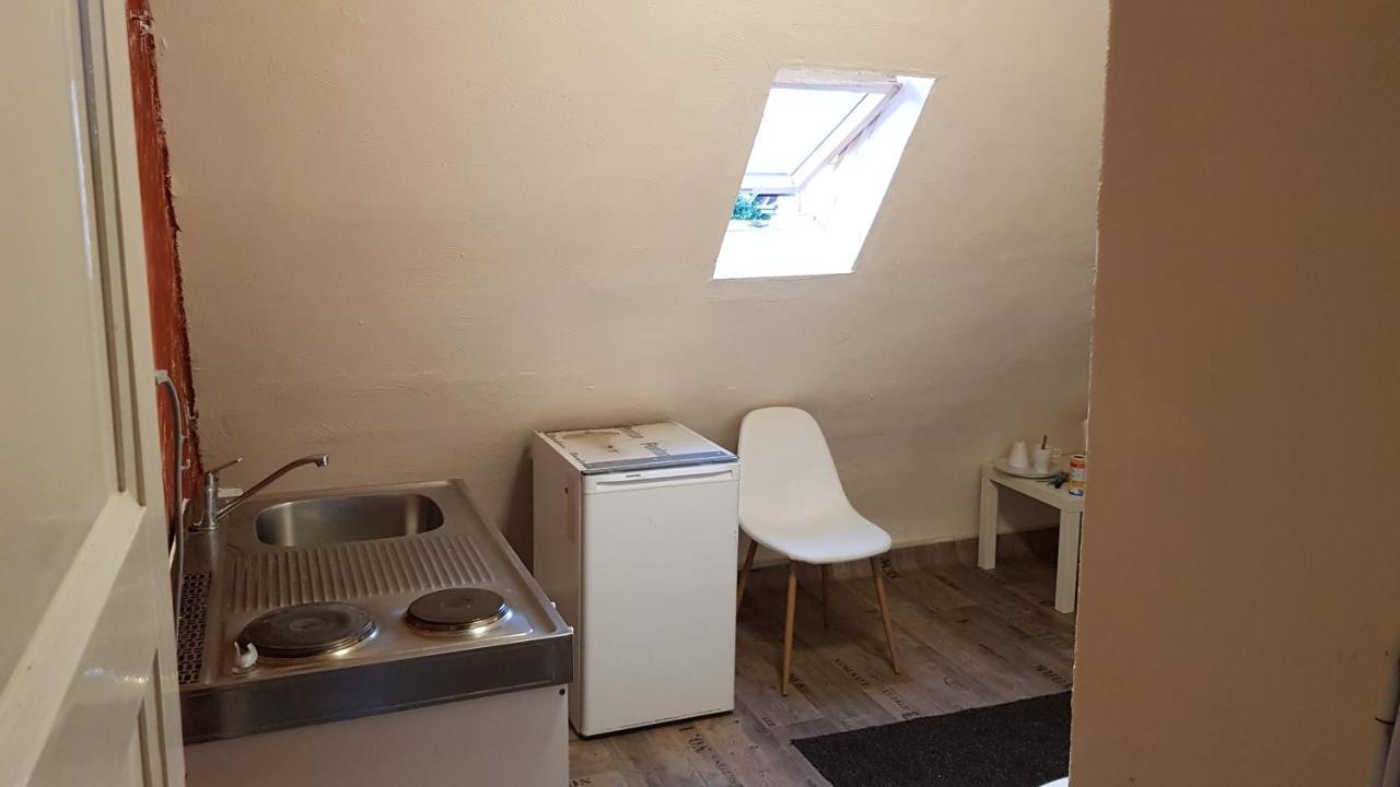 Handwerker Unterkunft Monteurzimmer Mit Gemeinschaftsbad In Brebach Saarbrücken Eksteriør billede